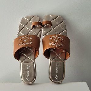 *NWT $79  Sam Edelman Women's Toe-Loop Sandals